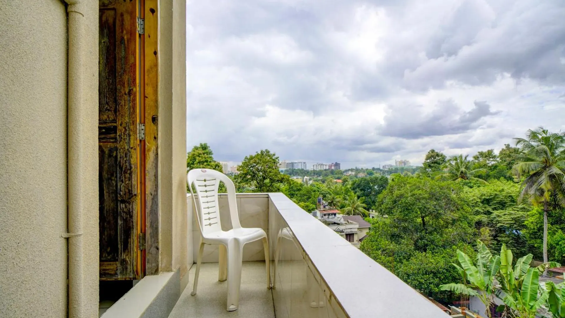 Hotel O New Famy Home Kochi